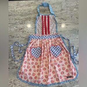 Matilda Jane Women’s Apron with Heart Pockets. EUC.  OS.